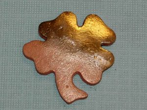 Ein Kleeblatt aus Prometrheus Copper...nur zur Hälfte poliert um den Unterschied zu zeigen